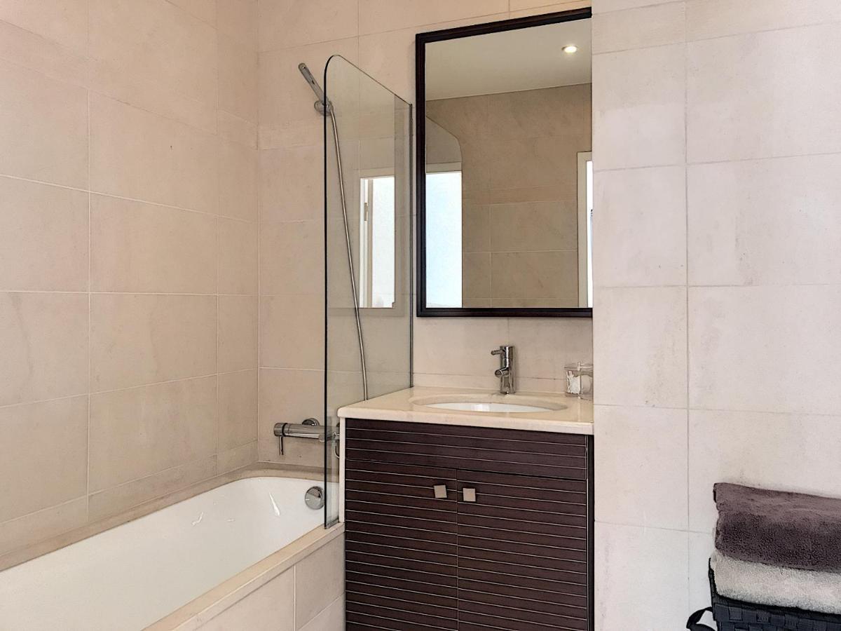 Incredible Views Of In A Calm Luxury & Big Park Apartment *